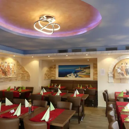 Hotel Akropolis 2*