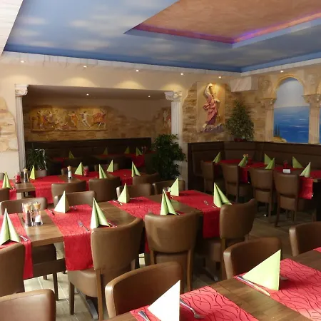 Hotel Akropolis 2*